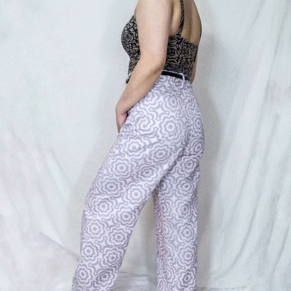 Shekou Pink Wideleg Trouser With Gray Flower Print Allover